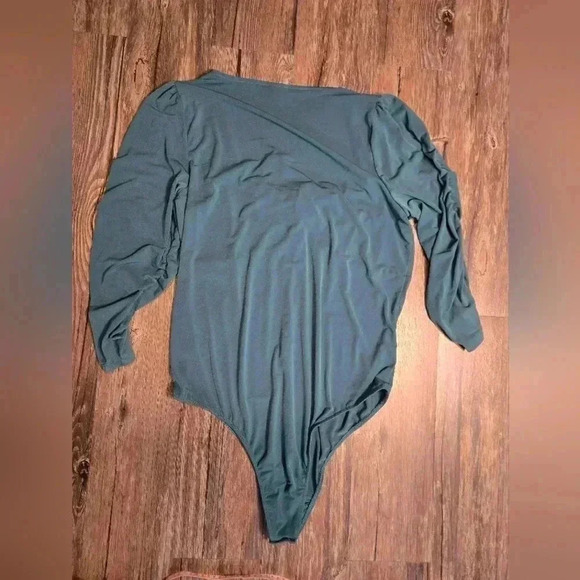 Torrid Turquoise Bodysuit Size Large - Picture 2 of 3